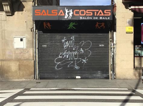 Fachada del Salón de Baile Salsa Costas en Vigo