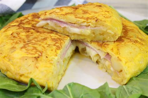 Tortilla rellena de jamón y queso