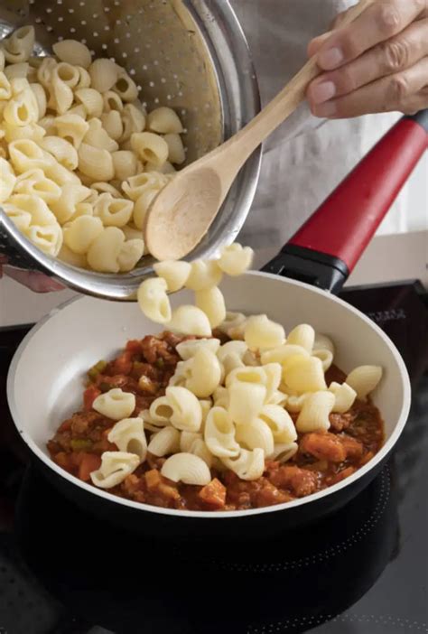 Mantecar la pasta con salsa