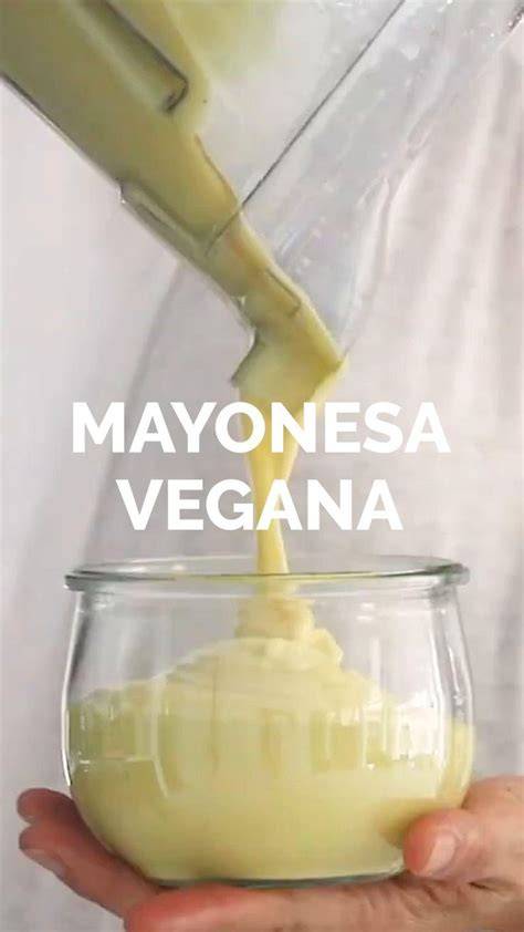Thermomix preparando mayonesa vegana