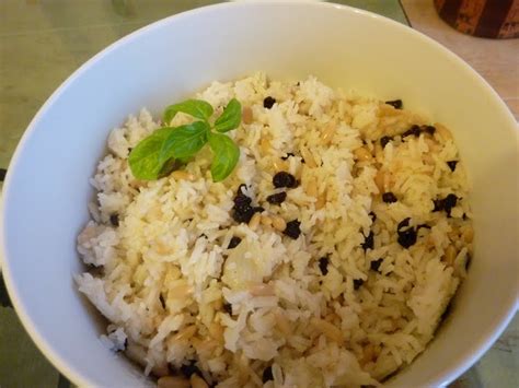 Plato de arroz con pimienta negra