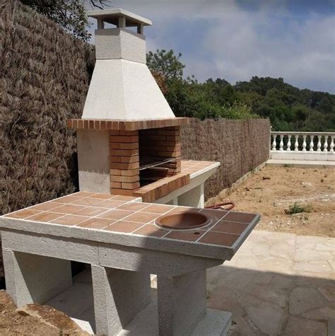 Barbacoa de obra con ladrillos refractarios