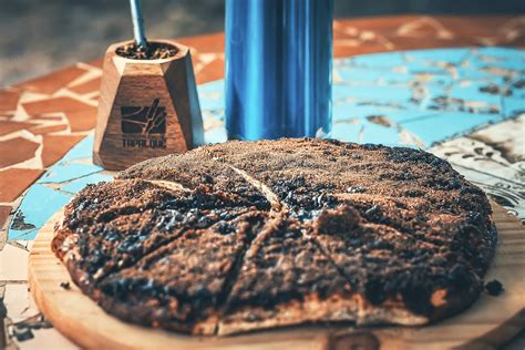 Foto de una tortita negra gigante de Tapalqué