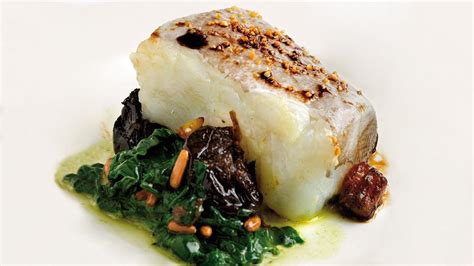 Bacalao con espinacas a la catalana