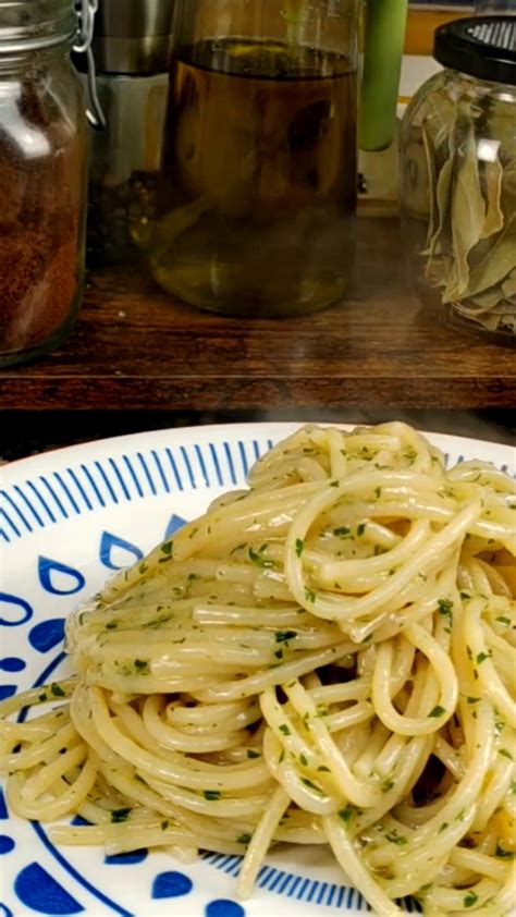 Salteado de espaguetis con aceite especiado