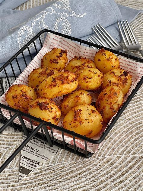 Patatas cocidas de bote especiadas listas para la airfryer