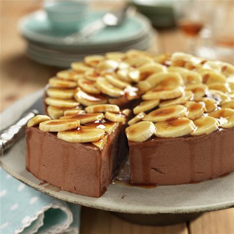 Tarta de plátano con chocolate recién horneada
