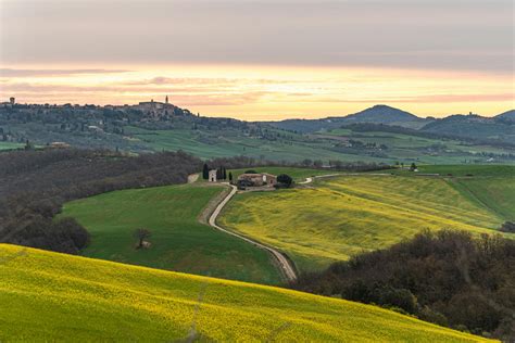 Paisaje de la campiña toscana al atardecer