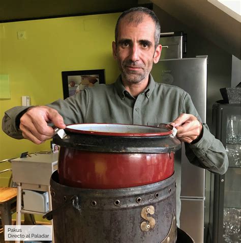 Platos tradicionales cocinados en olla ferroviaria