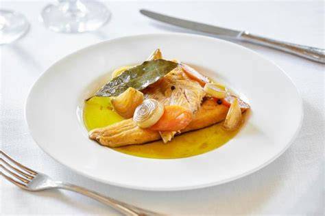 Plato de trucha escabechada con guarnición