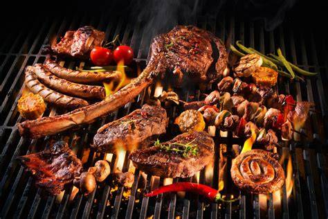 Plato de parrillada argentina con diferentes cortes de carne