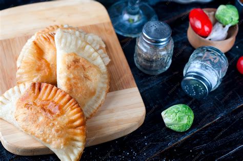 Empanadas argentinas recién horneadas
