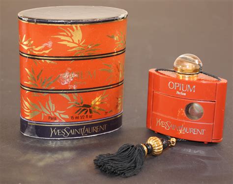 Frasco original del perfume Opium de Yves Saint Laurent