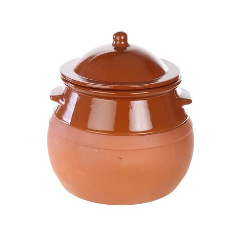 Olla de barro tradicional para cocinar puchero