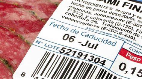 Etiquetas de fecha de empaque y caducidad en productos avícolas