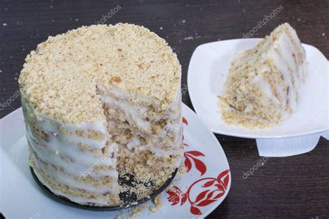 Pastel desmoldado con capas visibles