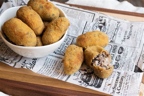 Ingredientes principales para croquetas de morcilla