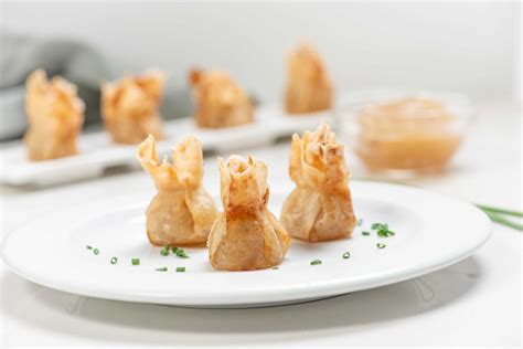 Saquitos de cebolla caramelizada con queso de cabra