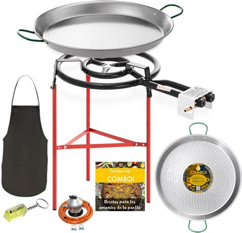 Paellera con paella lista para servir