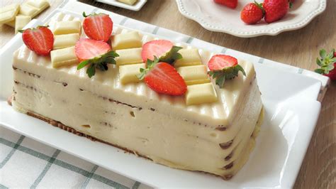 Tarta de chocolate blanco con fresas