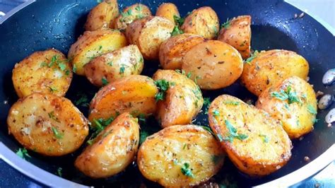 Patatas salteadas como guarnición