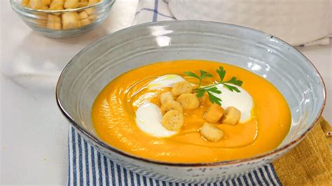 Ingredientes para crema de zanahoria con tomate y leche de coco