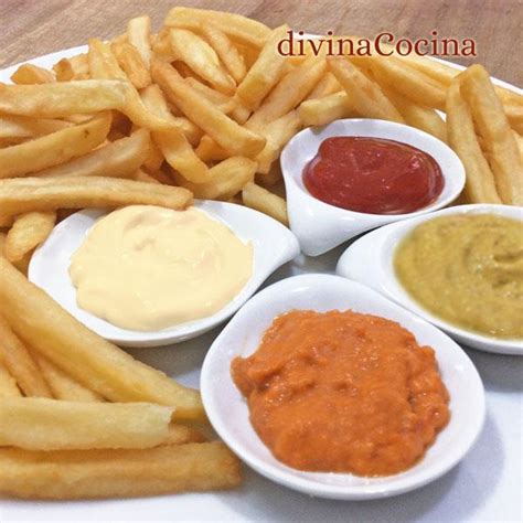 Variedad de salsas para patatas fritas