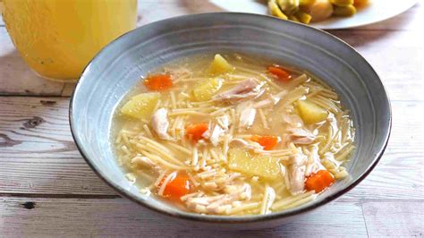 Ingredientes para sopa de pollo con arroz