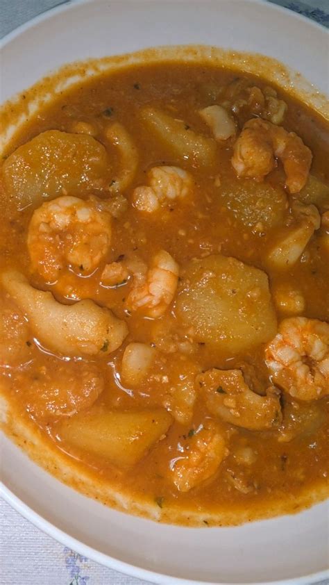 Langostinos pelados y cabezas para caldo