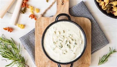 Ingredientes para salsa de queso azul
