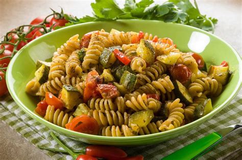 Pasta con verduras salteadas