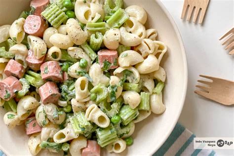 Ensalada de pasta fría con vegetales