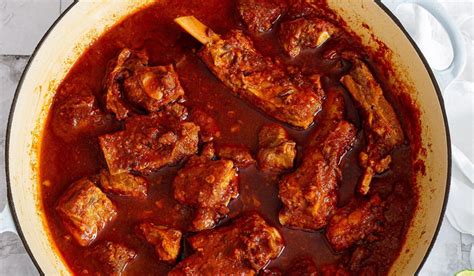 Morcillo con adobo y costillas