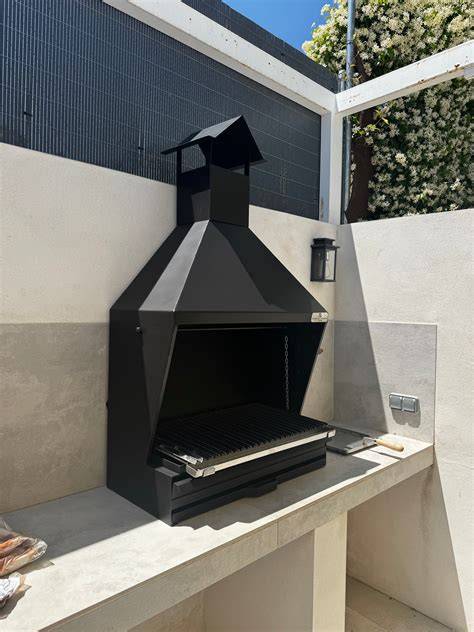 Barbacoa metálica moderna