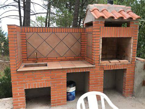 Barbacoa de obra con acabados en ladrillo