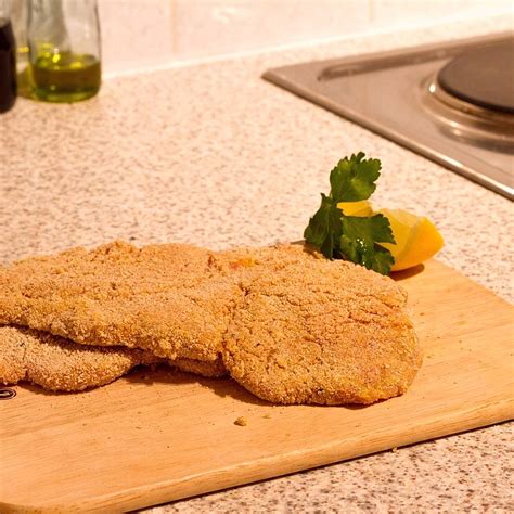 Carne rebozada sin freír lista para congelar