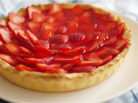 Tarta de frutillas decorada