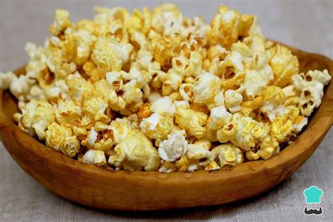 Sartén con palomitas de maíz