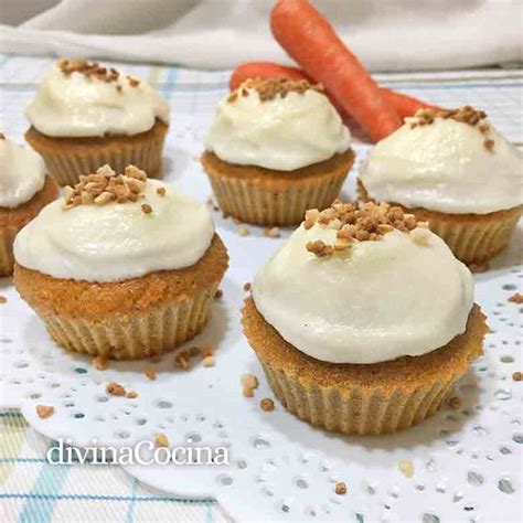 Magdalenas de zanahoria con glaseado de queso crema