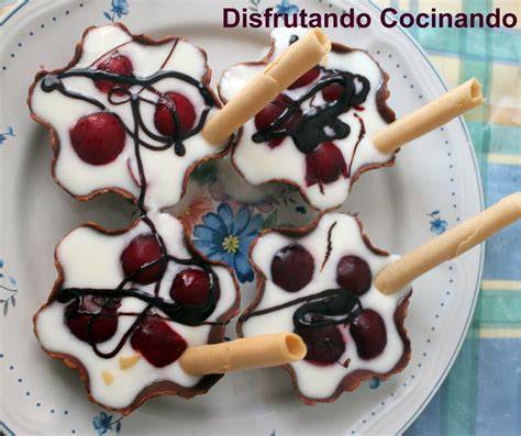 Tulipas de chocolate con cerezas