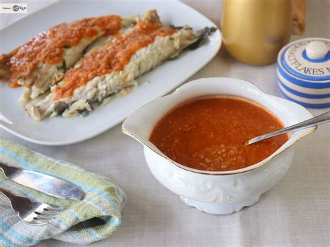 Variedad de salsas para pescado