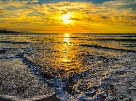 Puesta de sol en la playa de Gerra