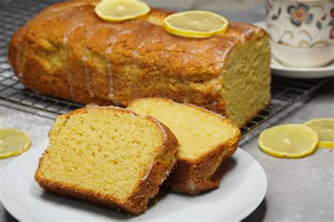 Bizcocho de limón con almíbar