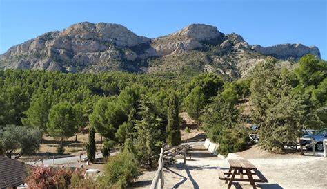 Panorámica del área recreativa del Torcón con vistas a la naturaleza