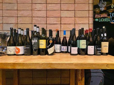 Selección de vinos y cervezas artesanales de Bodegas Tino