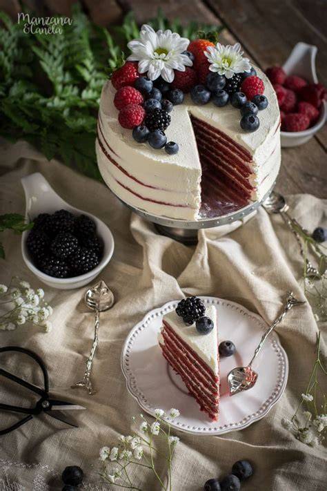 Detalle de tarta de tortitas decorada
