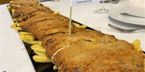 Restaurante Urumea con su cachopo de metro