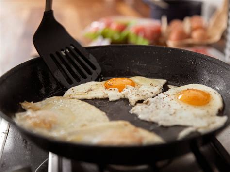 Ingredientes para freír un huevo