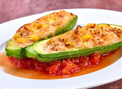 Calabaza bonetera rellena con carne y verduras