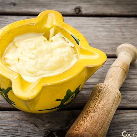 Preparación del alioli en batidora